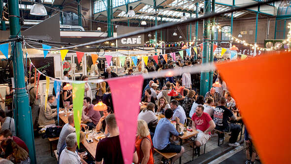 Markthalle Neun i Berlin Lunch Hamburg Cafe