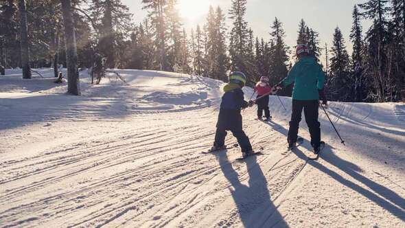 Familj åker slalom, Höga Kusten