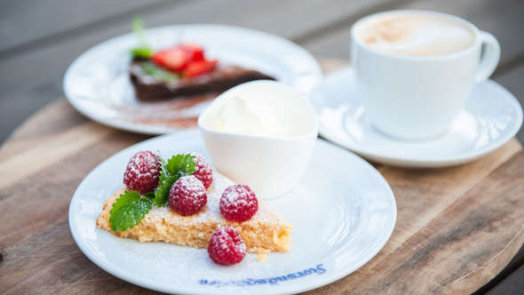 Fika på Korsnärgården i Mora