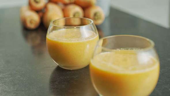 Morotsmoothie med ingefära och kanel Morotsmoothie med ingefära och kanel