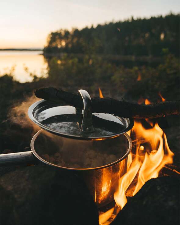 Popcorn över öppen eld