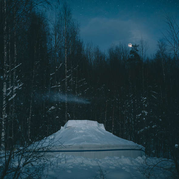 Natthimmel med stjärnor och måne