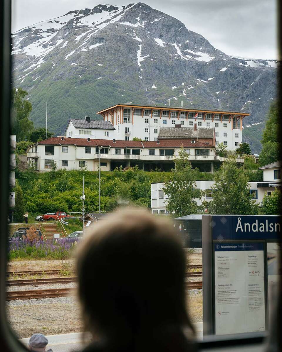 Åndalsnes station