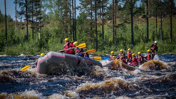 Forsränning med Dala River Adventure