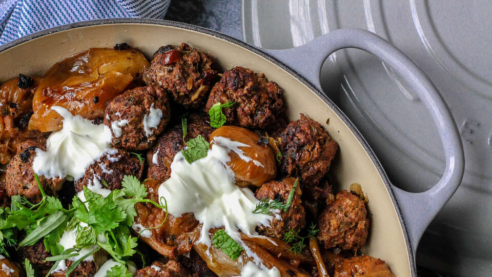 Köttbullar i en gryta 