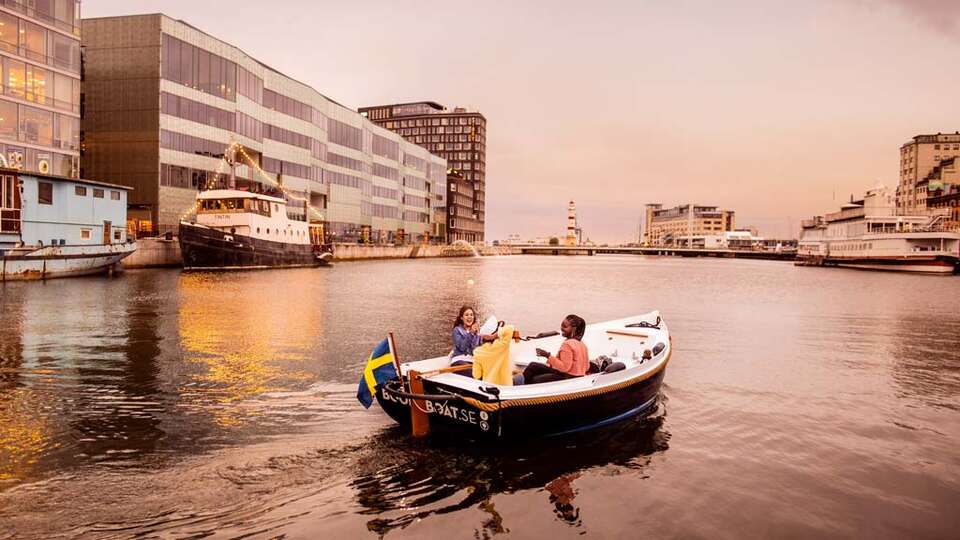 BookaBoat i Malmö, Nordens första självbetjänade elbåtsuthyrning. BookaBoat i Malmö, Nordens första självbetjänade elbåtsuthyrning.