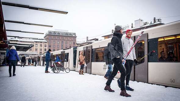 Skidor på tåget