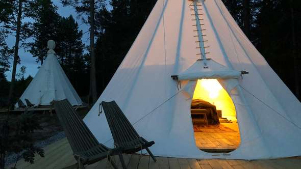 Tipi-tält på Hölicks Havsresort i Hudiksvall